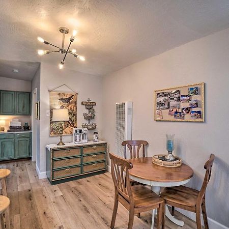 Central Williams Studio With Fireplace On Route 66! Apartment Ngoại thất bức ảnh