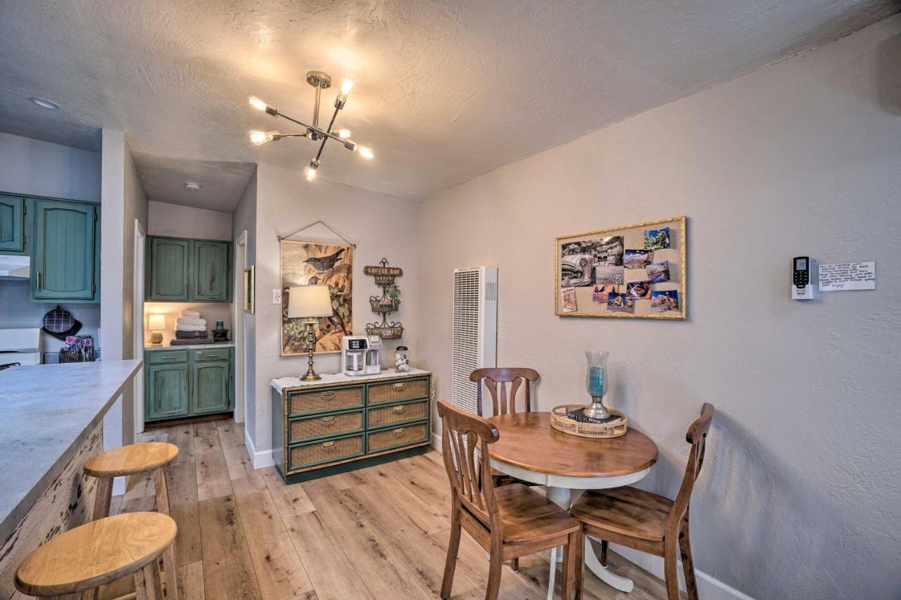 Central Williams Studio With Fireplace On Route 66! Apartment Ngoại thất bức ảnh