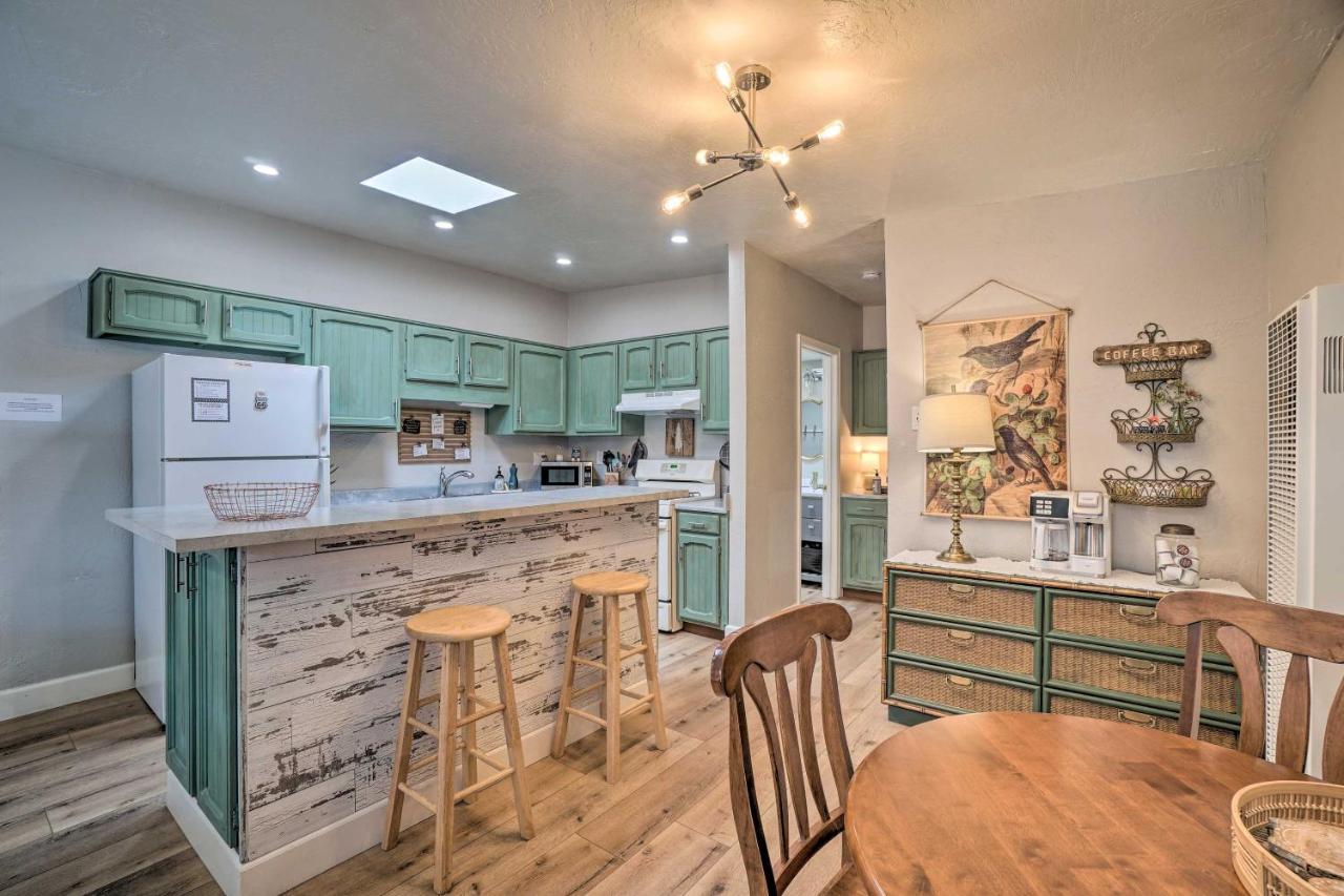 Central Williams Studio With Fireplace On Route 66! Apartment Ngoại thất bức ảnh