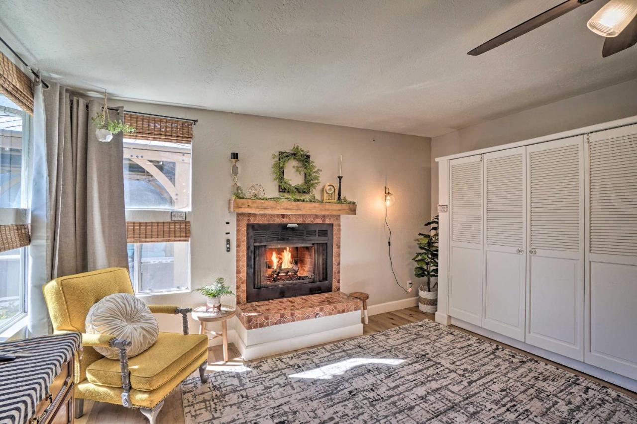 Central Williams Studio With Fireplace On Route 66! Apartment Ngoại thất bức ảnh