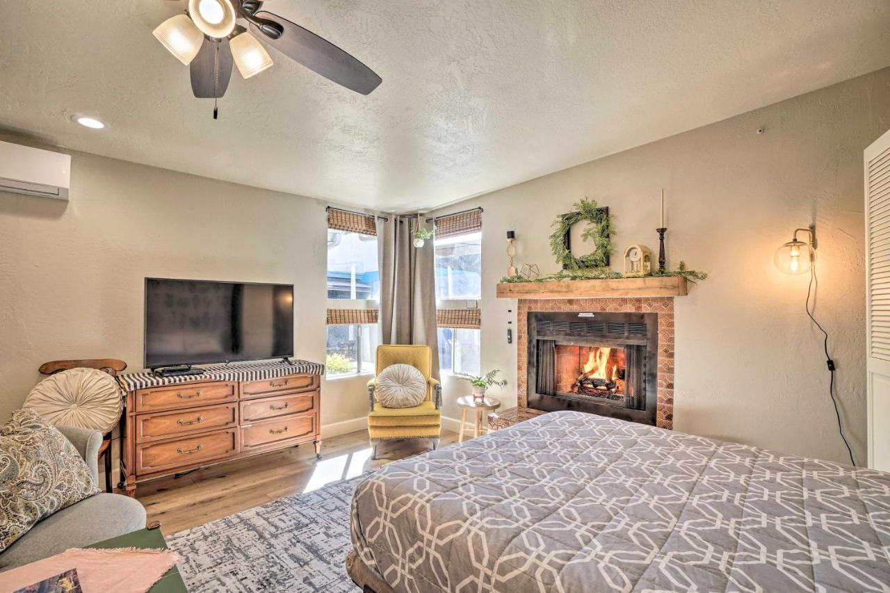 Central Williams Studio With Fireplace On Route 66! Apartment Ngoại thất bức ảnh