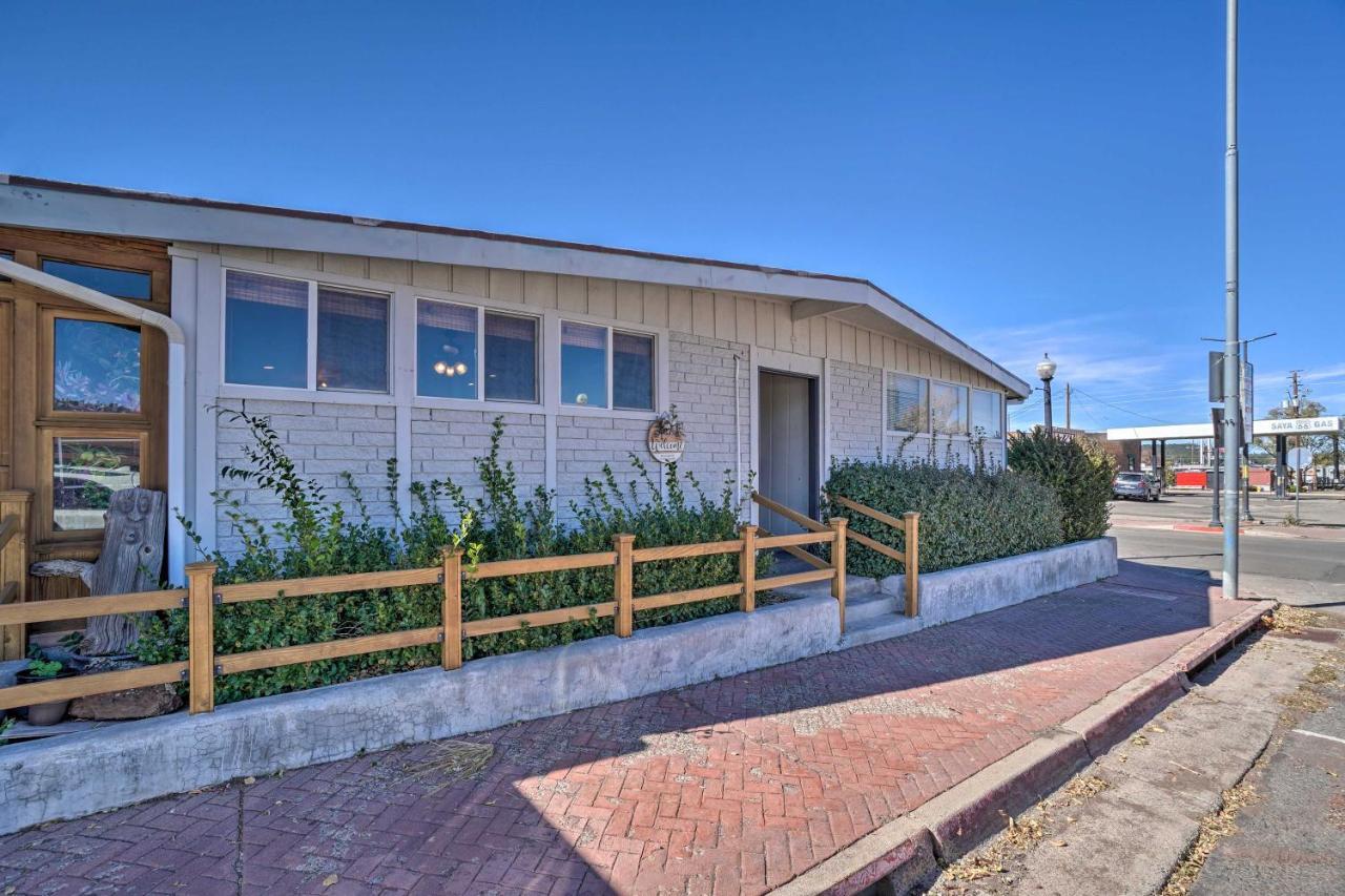 Central Williams Studio With Fireplace On Route 66! Apartment Ngoại thất bức ảnh
